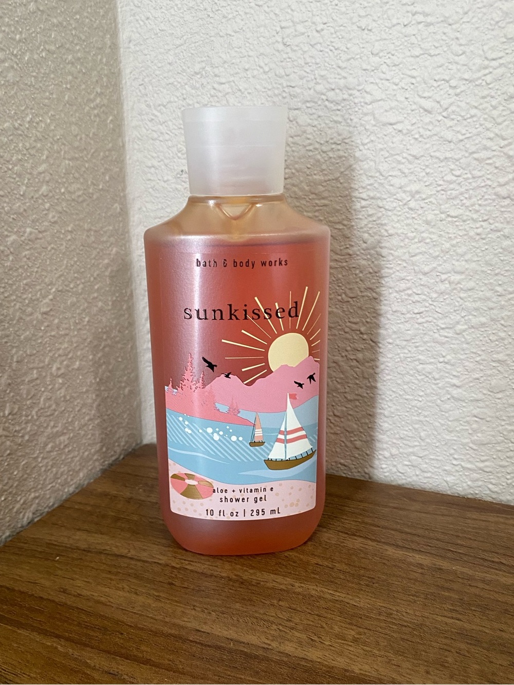 Bath & Body Works Sunkissed 10 oz Shower Gel with Vitamin E and Aloe